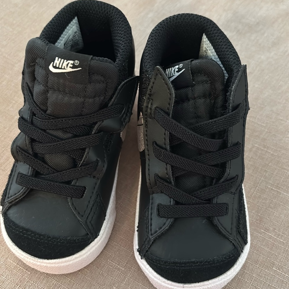 Nike toddle shoes